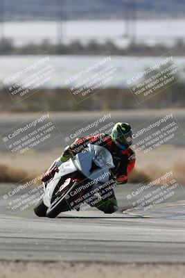 media/Nov-16-2025-Race Pace (Sun) [[8c5fa54630]]/Non Verified Riders (1st 20 Minutes)/1-Turn 14 (10am)/